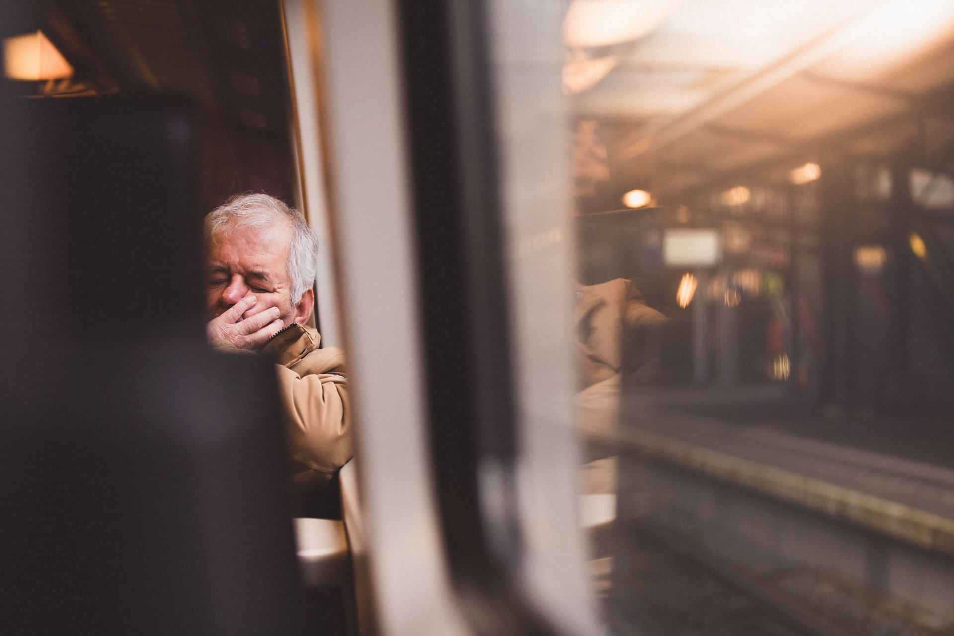 You might feel nauseated or dizziness. (Image via Unsplash/Zoe Gayah)