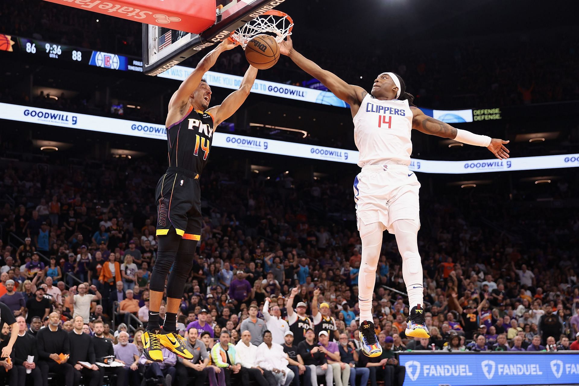 The Clippers and the Suns will only get one day of break between games (Image via Getty Images)