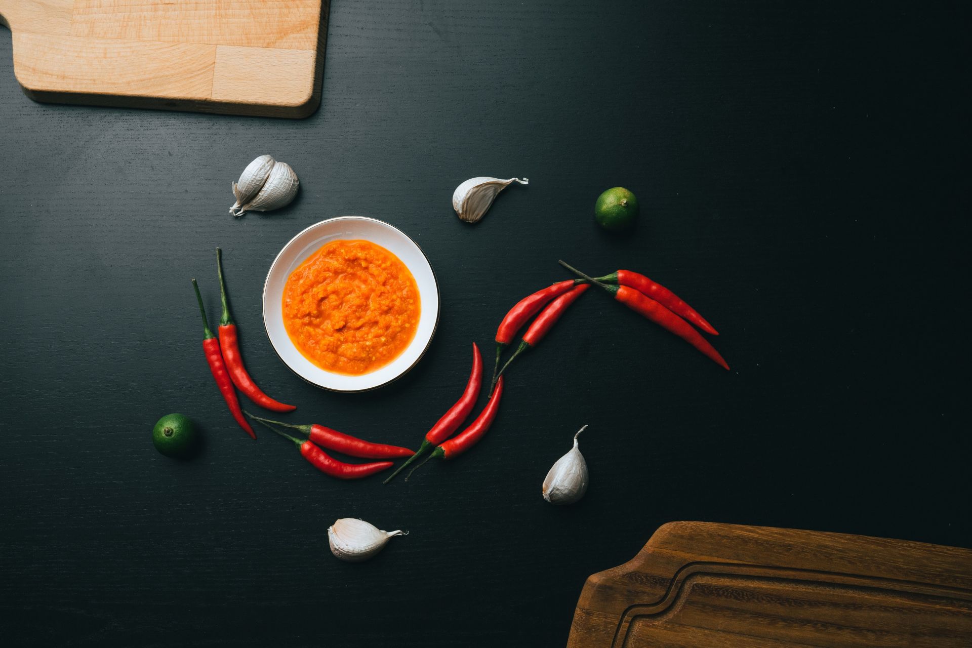 Cayenne pepper also has skin benefits. (Image via Unsplash/ Albert Vincent Wu)