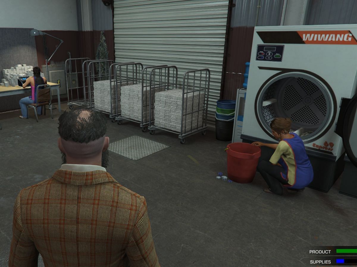 Trevor Philips scouting the Counterfeit Cash Factory in Grand Theft Auto 5 (Image via toyota12345)