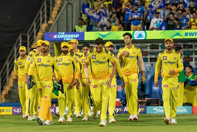IPL 2023 - सीएसके का ये खिलाड़ी कई मैचों के लिए हो जाएगा बाहर...सुरेश रैना ने दिया बड़ा अपडेट