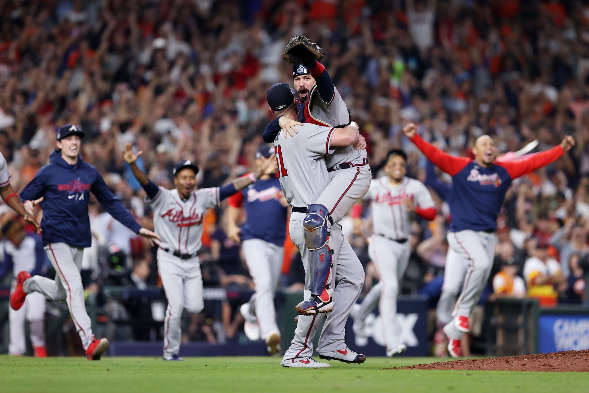 Tom Glavine predicts what MLB lockout will do to the game: 'Fans are being  impacted