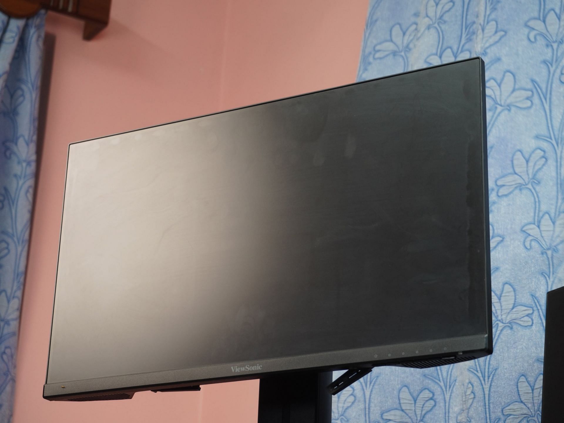 The XG2431 is a solid monitor but only for a select few gamers (Image via Sportskeeda)