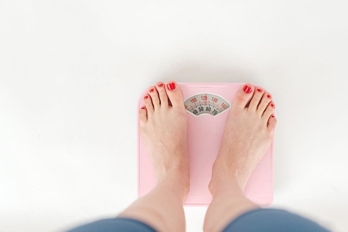 Brain proteins regulate body weight (image via pexels/shvets production)