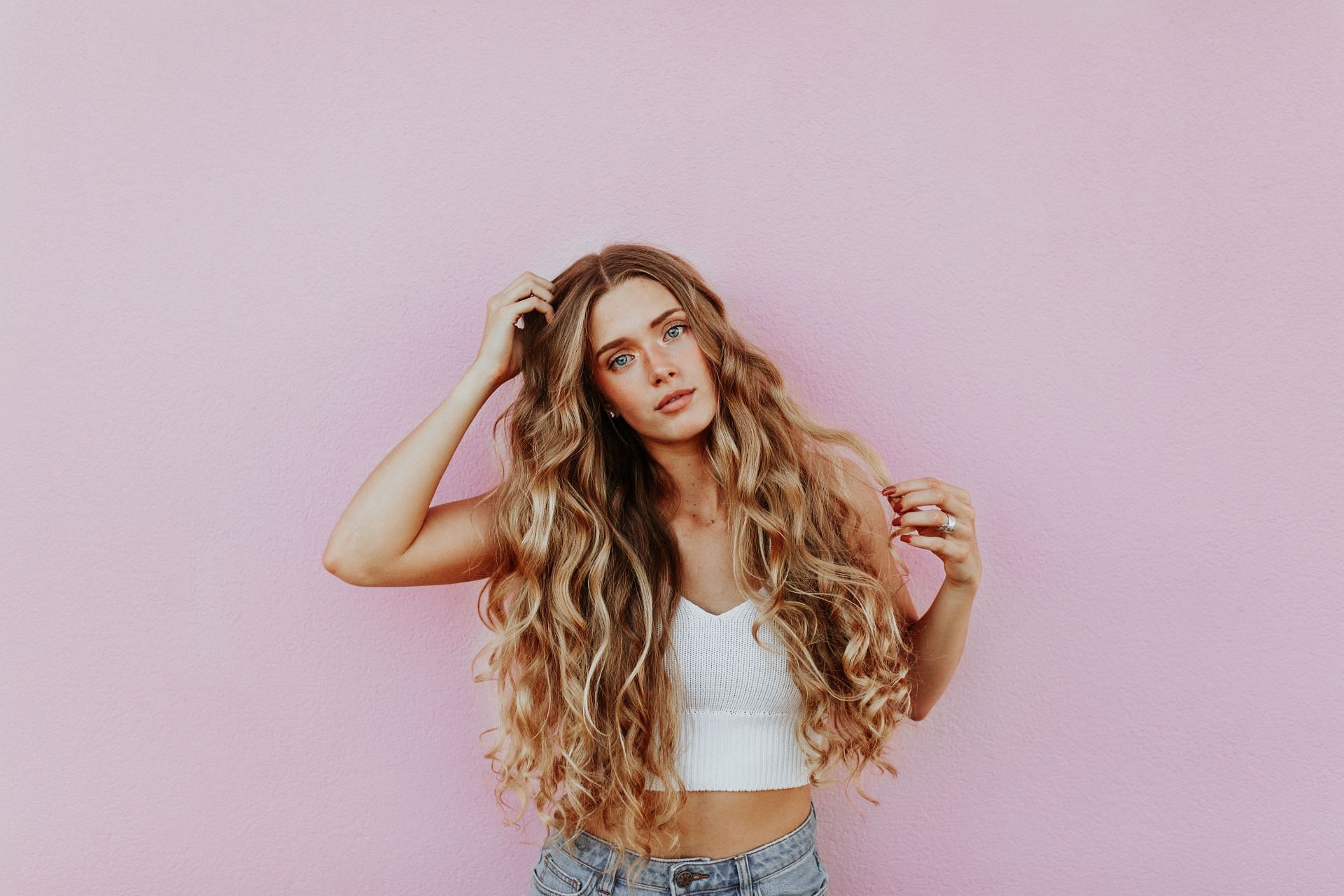 10 Vitamins and Supplements for Healthier Hair (Image via Unsplash)