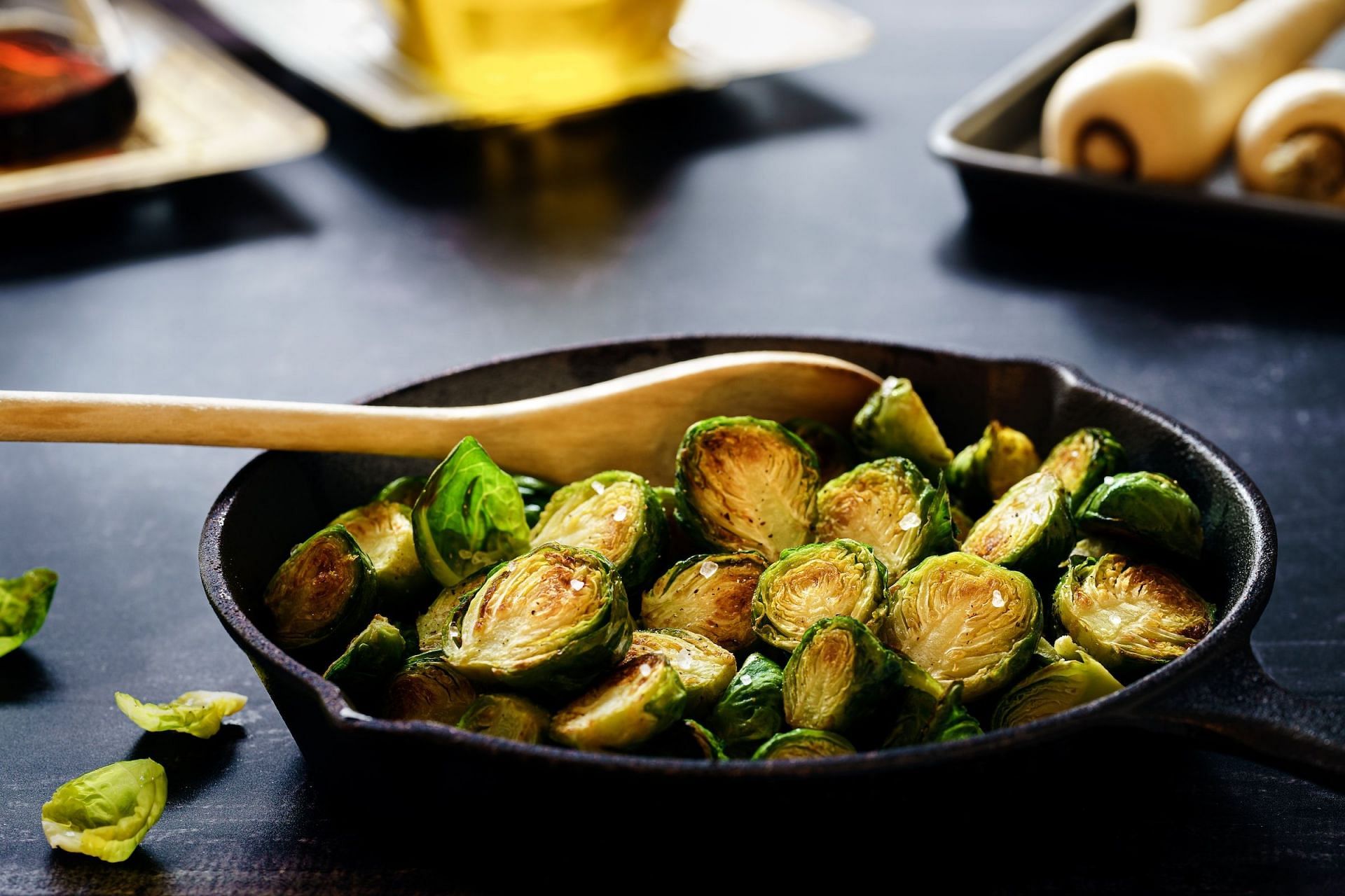 Brussels sprouts are among the food with fiber for breakfast (Image via Unsplash/Sebastian Coman)
