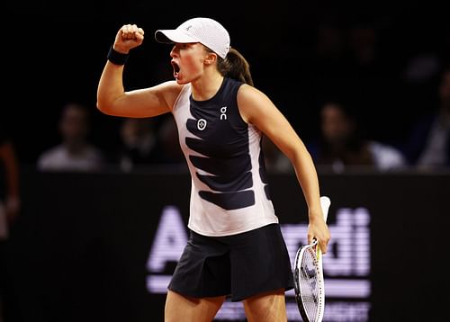 Iga Swiatek competes at the Porsche Tennis Grand Prix Stuttgart 2023.