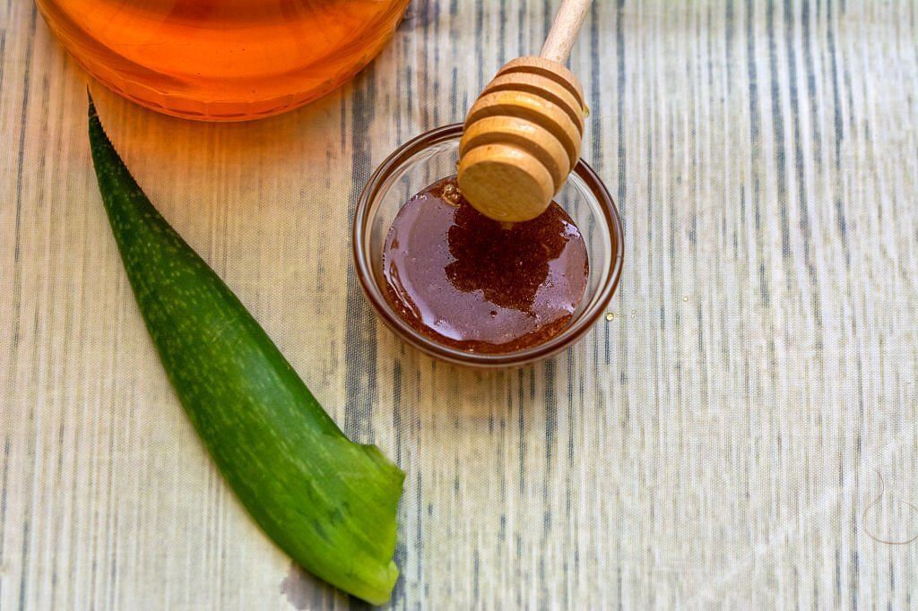 Hair masks are one of the ways to get smooth hair (Image via iStockPhoto)