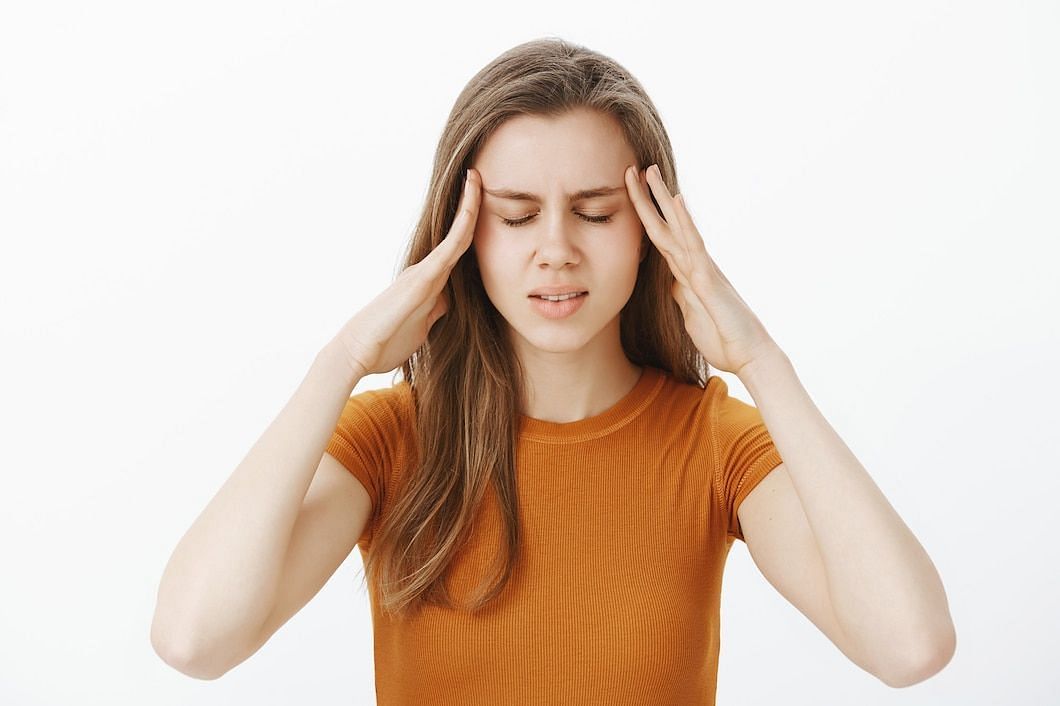 Dizziness ICD 10 codes are used by healthcare providers (Image via Freepik/Coki_Studio)