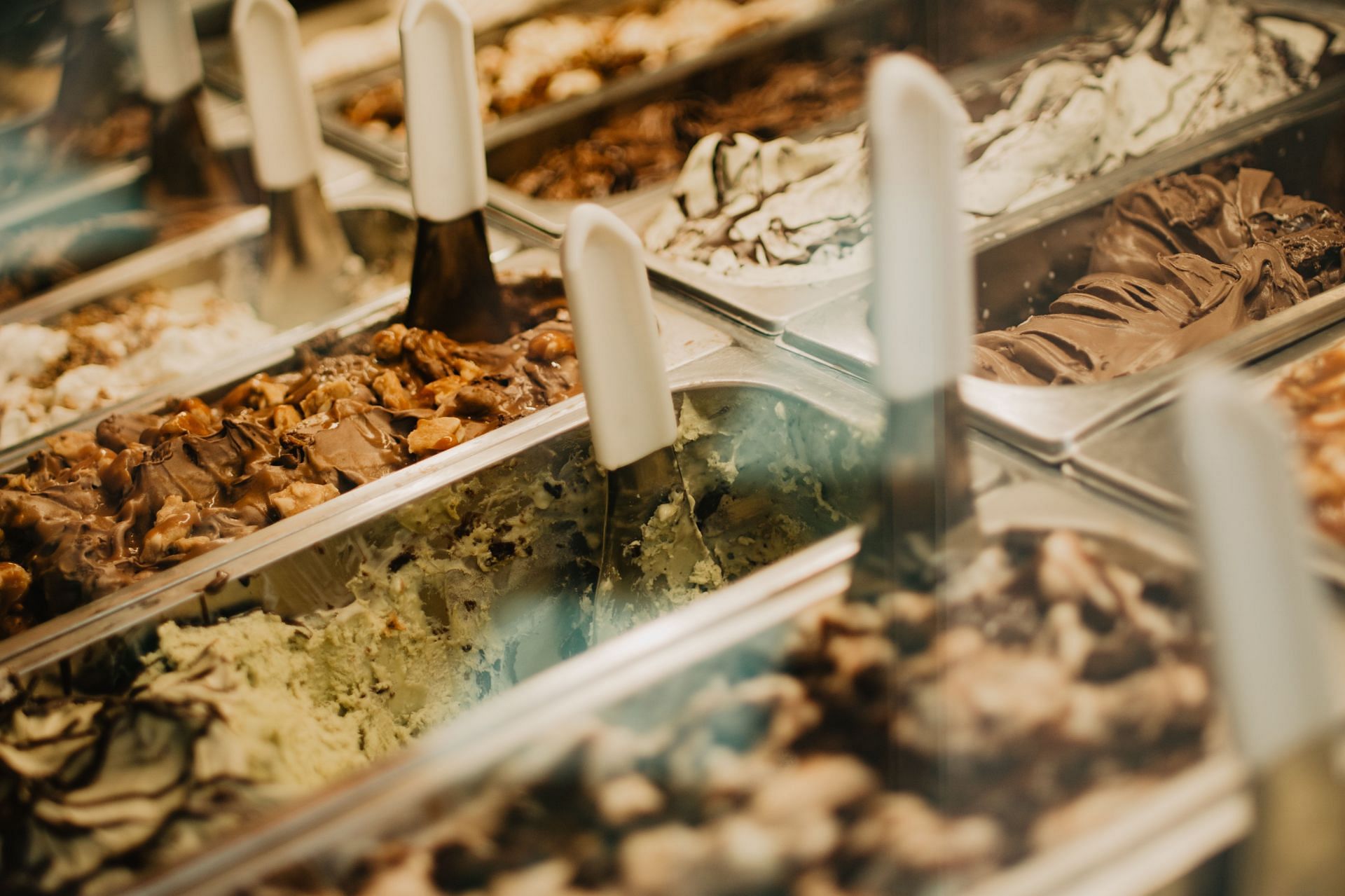 You can even make your own &#039;ice cream healthy version&#039; at home. (image via Pexels/Roman)