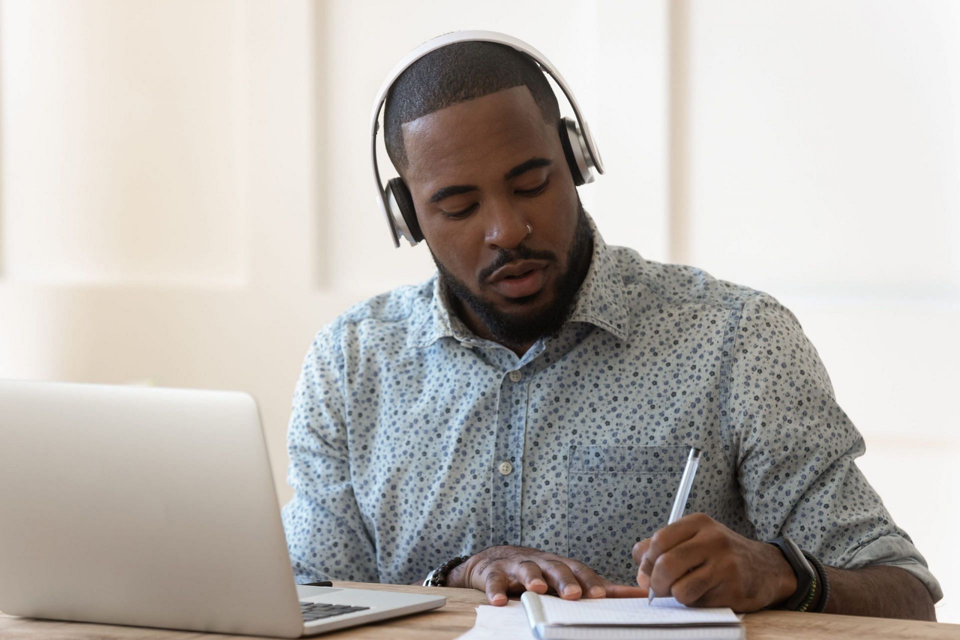 A person focusing on his work may reap the benefits of this state of mind (Image via Istock)