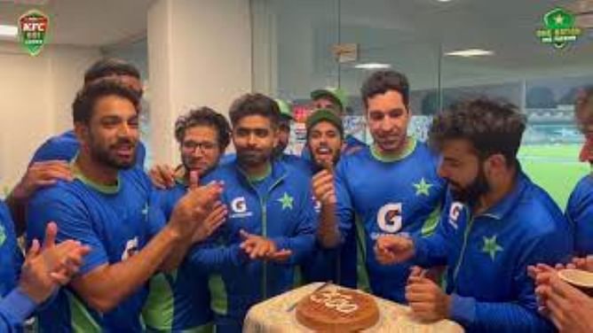 [Watch] Pakistan players and coaches celebrate 500th ODI win milestone