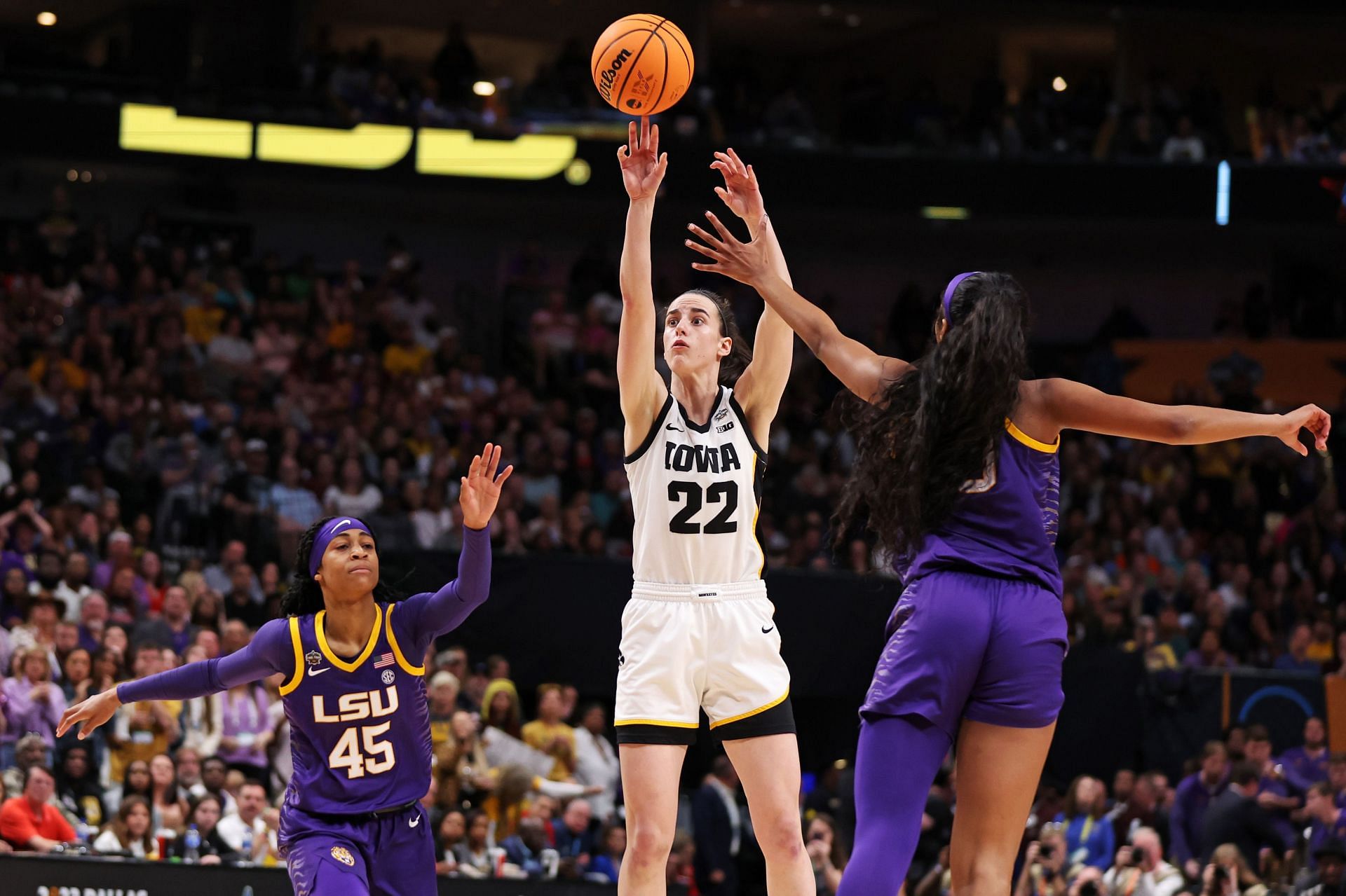 Caitlin Clark scored 30 points in the championship game (Image via Getty Images)