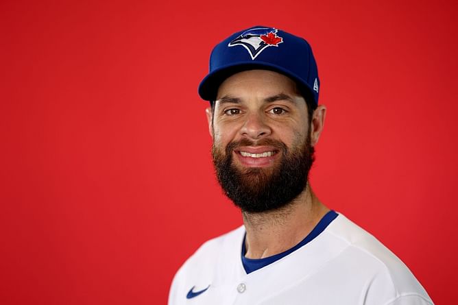 Toronto Blue Jays fans react to Brandon Belt’s deplorable start to season: "Looks lost up there and is a rally killer"