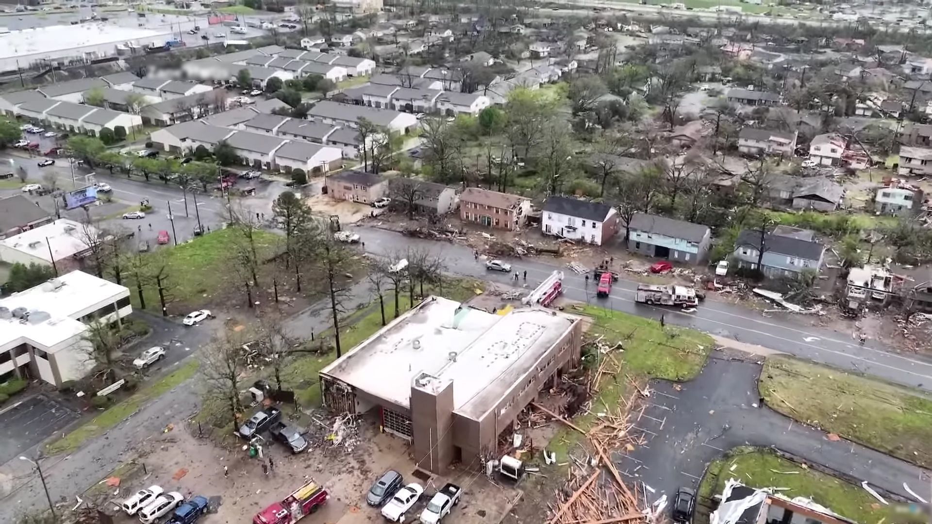 Devastating tornado cuts through parts of Midwest and Southern US (Image via YouTube/@TVH11)