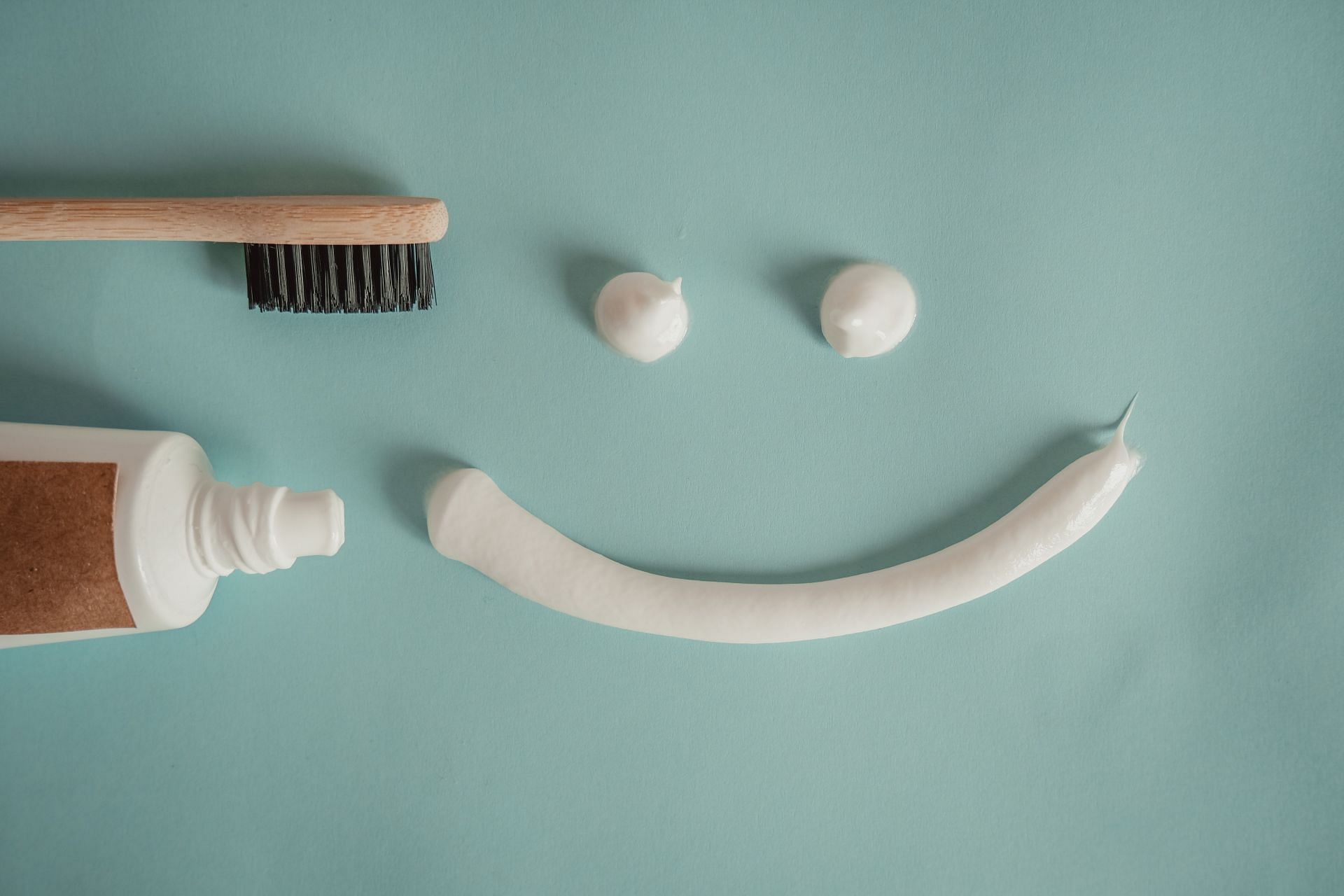 Should you use  hydroxyapatite toothpaste? (Image via pexels / isil)