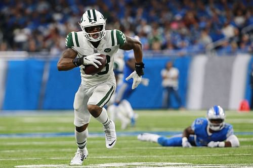 Darron Lee in a New York Jets v Detroit Lions match