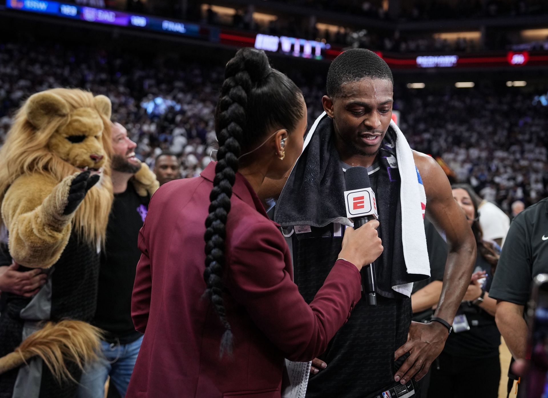 Golden State Warriors v Sacramento Kings