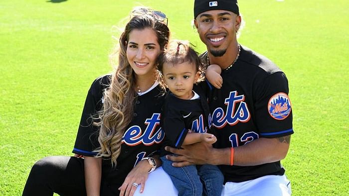 Miami Gardens, USA. 28th Mar, 2023. MIAMI GARDENS, FLORIDA - MARCH 28: MLB  New York Mets Shortstop Francisco Lindor and wife Katia Reguero (L) attend  Carlos Alcaraz (ESP) vs.Tommy Paul (USA) match