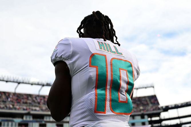 “Seems a little odd” – NFL insider pokes holes in Tyreek Hill's retirement talk after Dolphins superstar’s surprise announcement