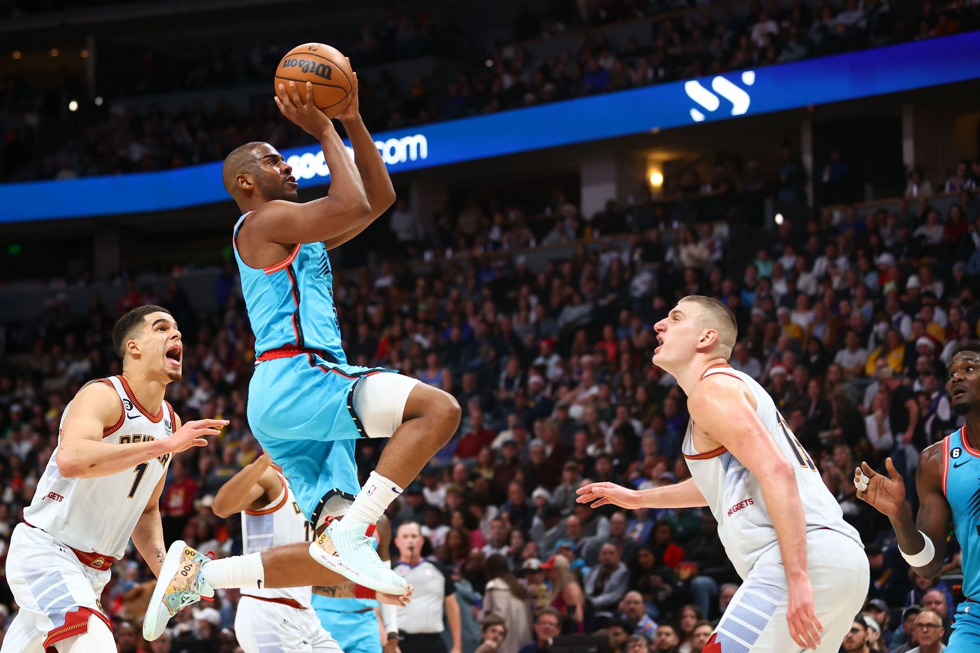 The Nuggets versus Suns matchup has major playoff implications. (Image via Getty Images)