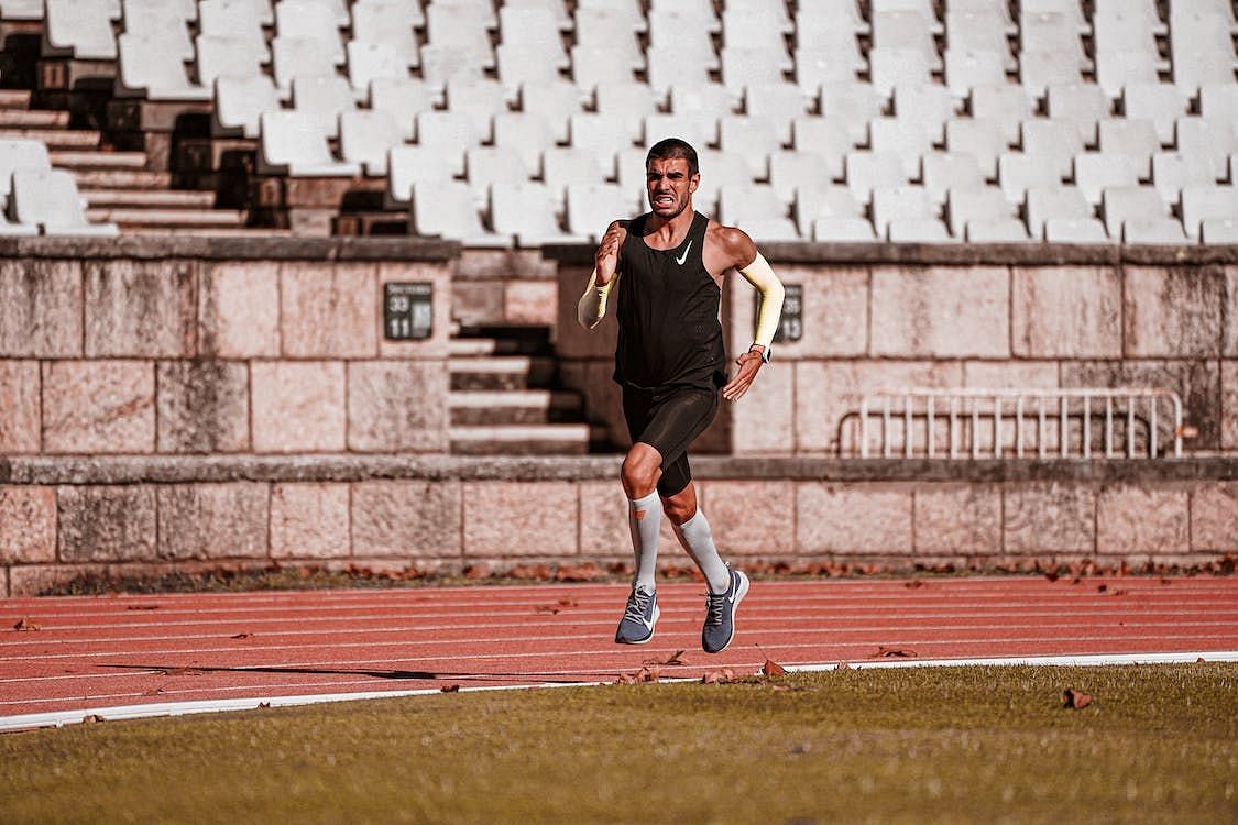 Stamina training involves high-intensity, low-volume workouts that focus on developing explosive power and anaerobic capacity (RUN 4 FFWPU/ Pexels)