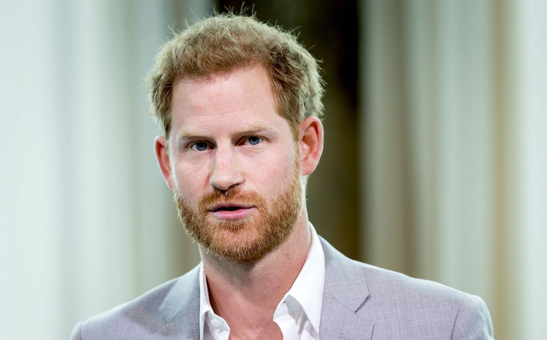 Prince Harry reportedly quit smoking before his wedding.(Image via Pinterest)