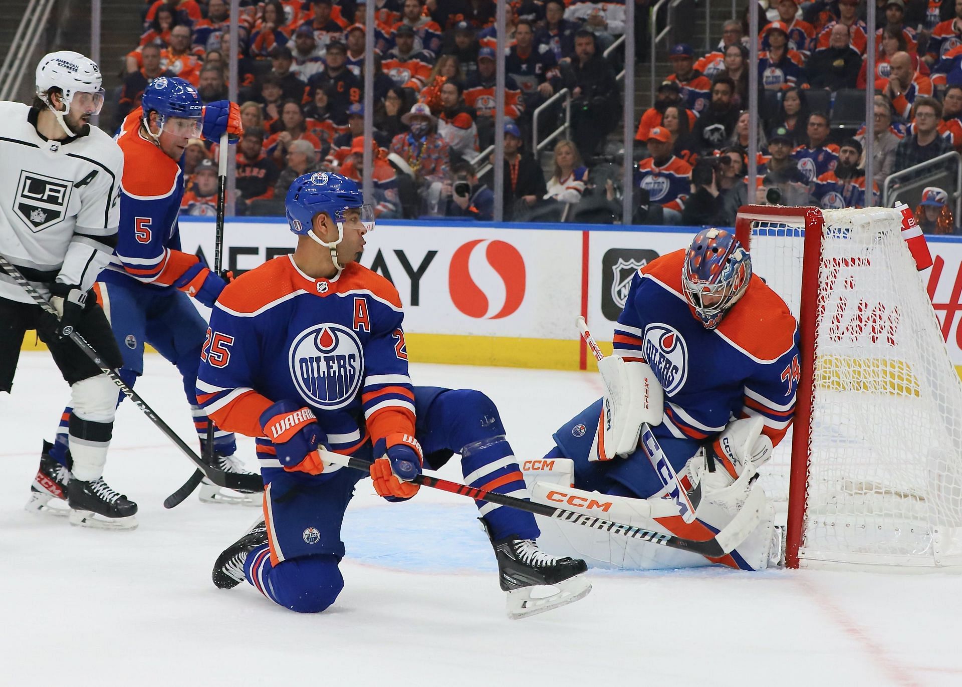 Los Angeles Kings v Edmonton Oilers - Game One