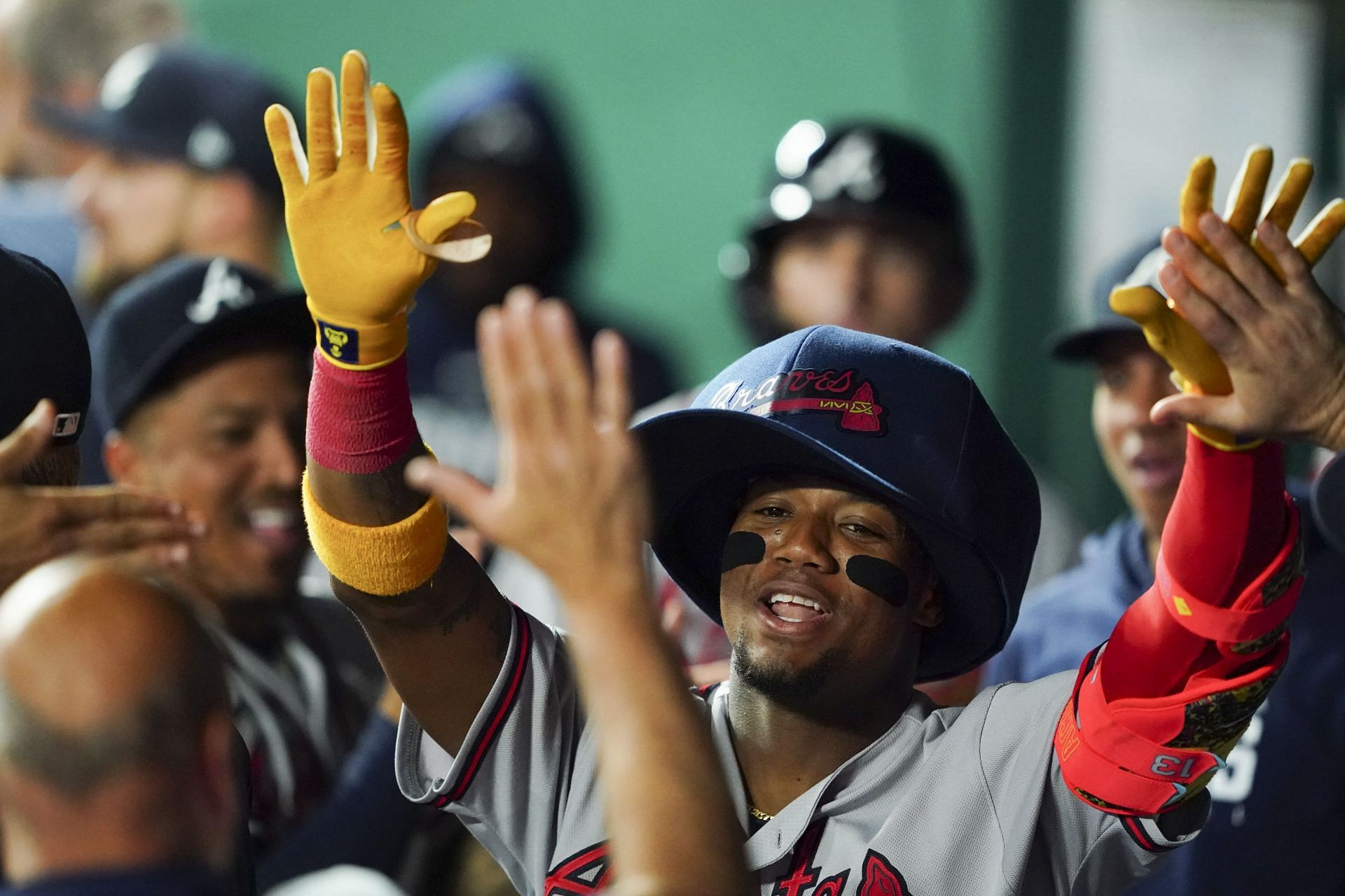 Braves bring back 'screaming savage' logo on batting practice hats