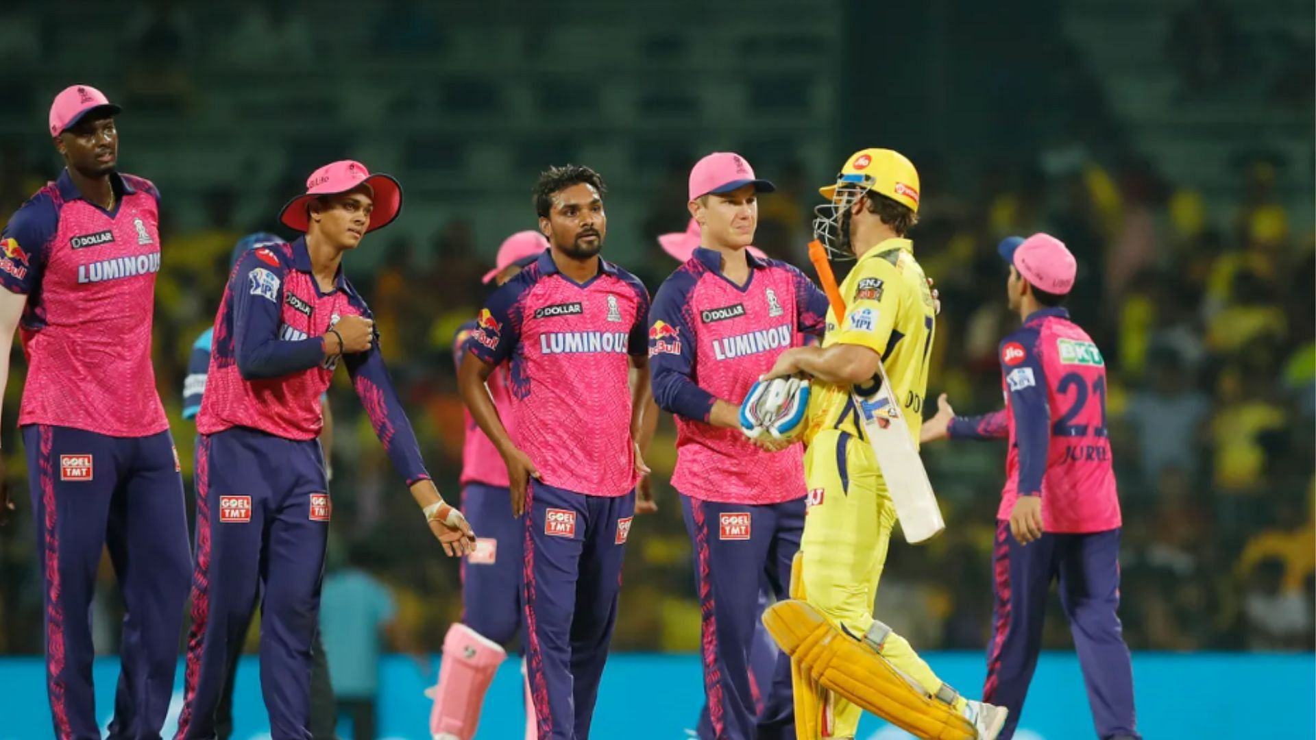 MS Dhoni shakes hands with the Rajasthan Royals team after CSK