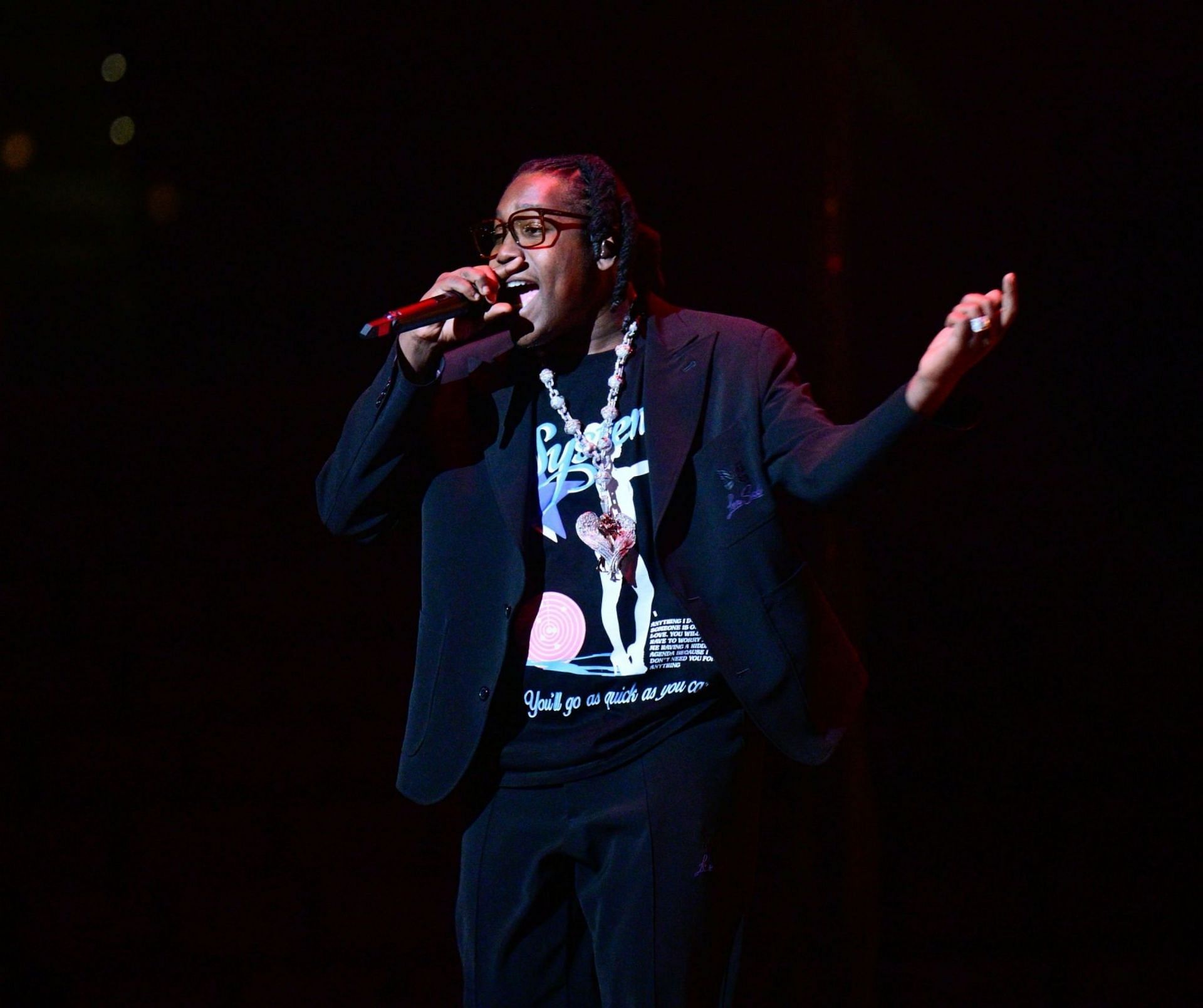 Don Toliver during On Big Party Tour at FLA Live Arena on March 17, 2023 in Sunrise, Florida (Image via Getty Images)