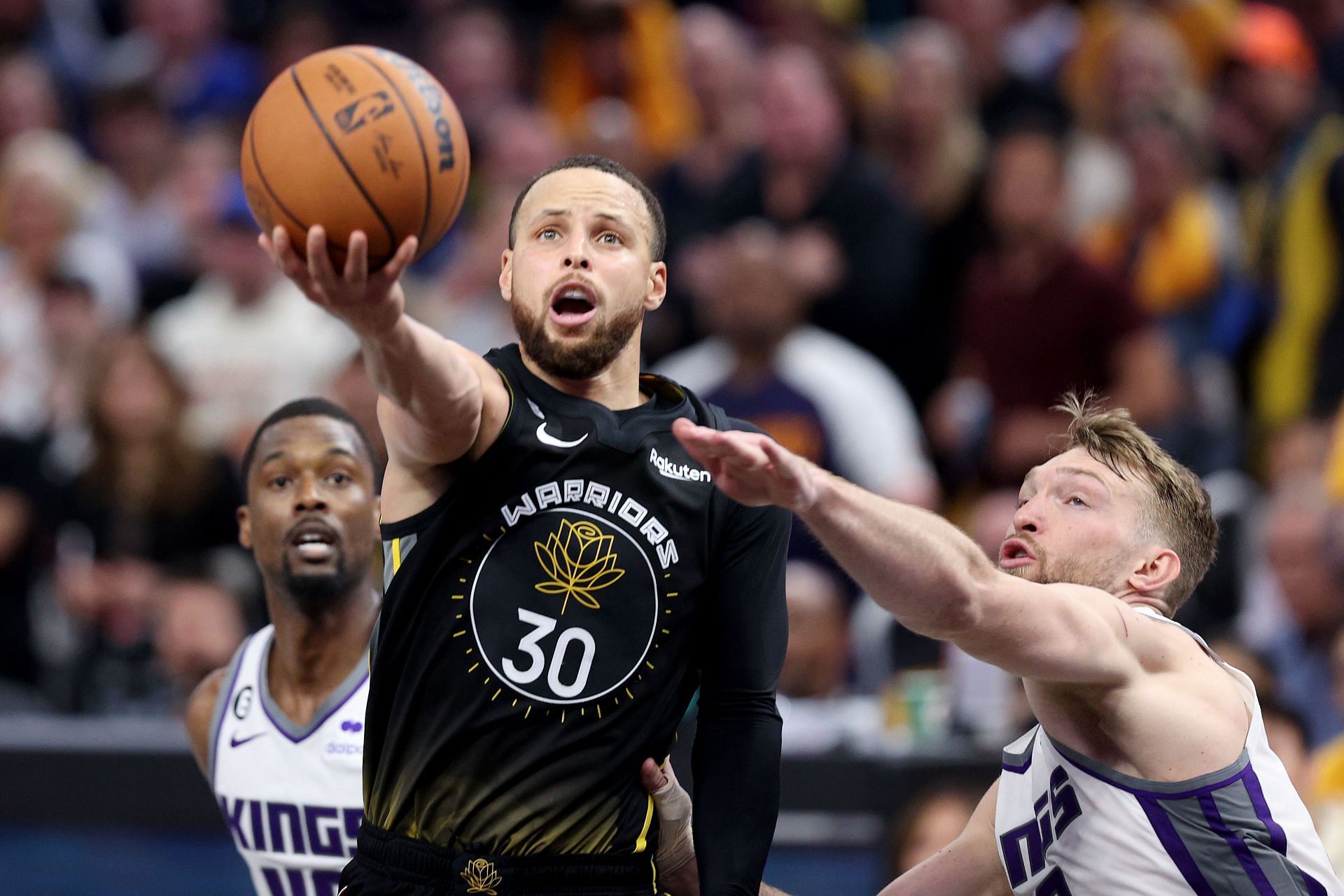Steph Curry of the Golden State Warriors against the Sacramento Kings.