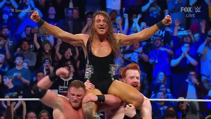 WWE SmackDown results, recap, grades: Bad Bunny, LWO stand tall in