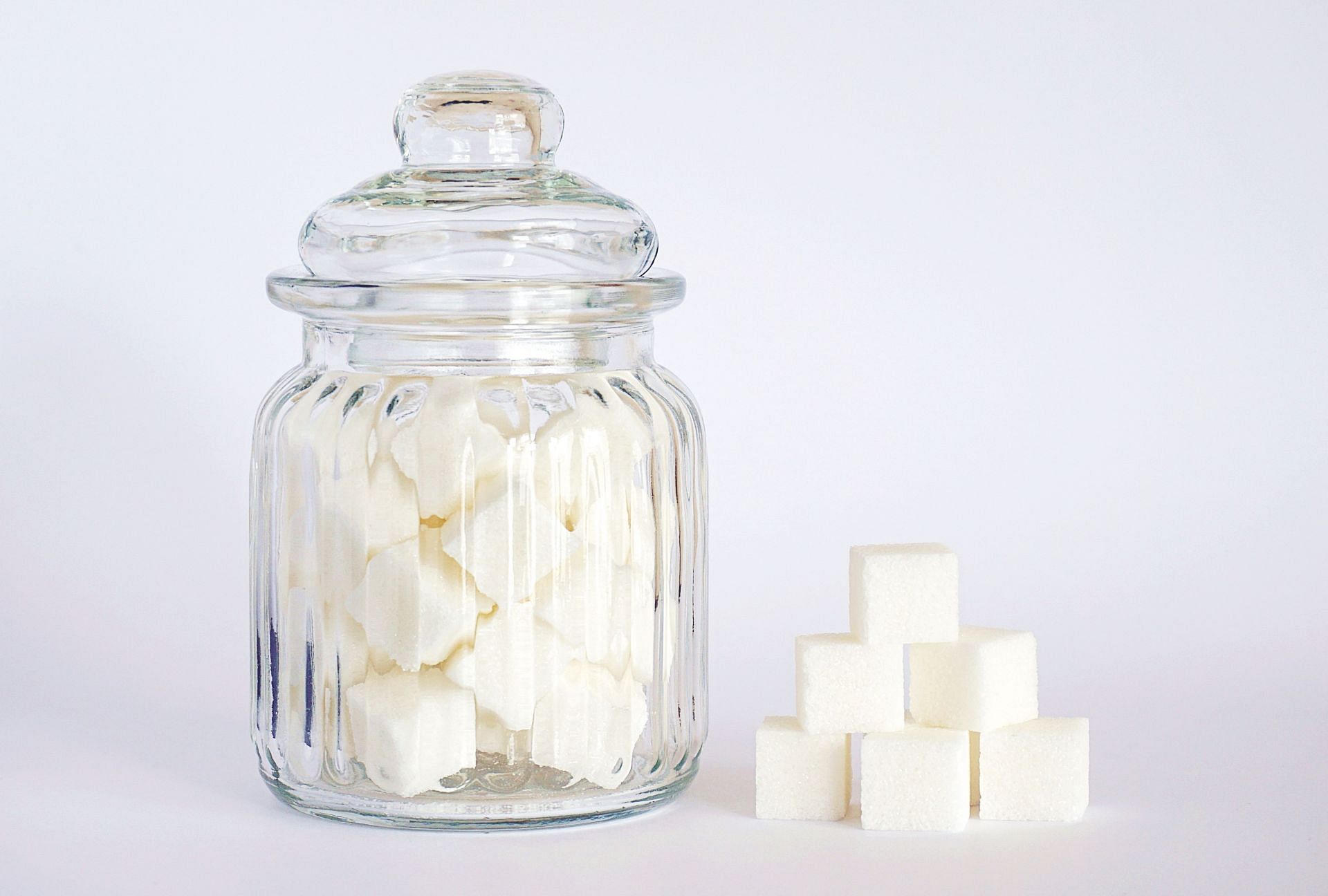 excessive sugar can cause serious illness. (Image via Pexels / suzy hazelwood)