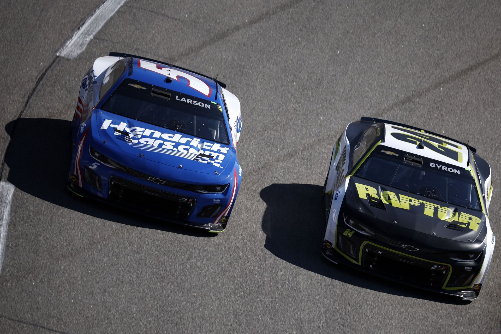 Kyle Larson and William Byron in the NASCAR Cup Series Toyota Owners 400