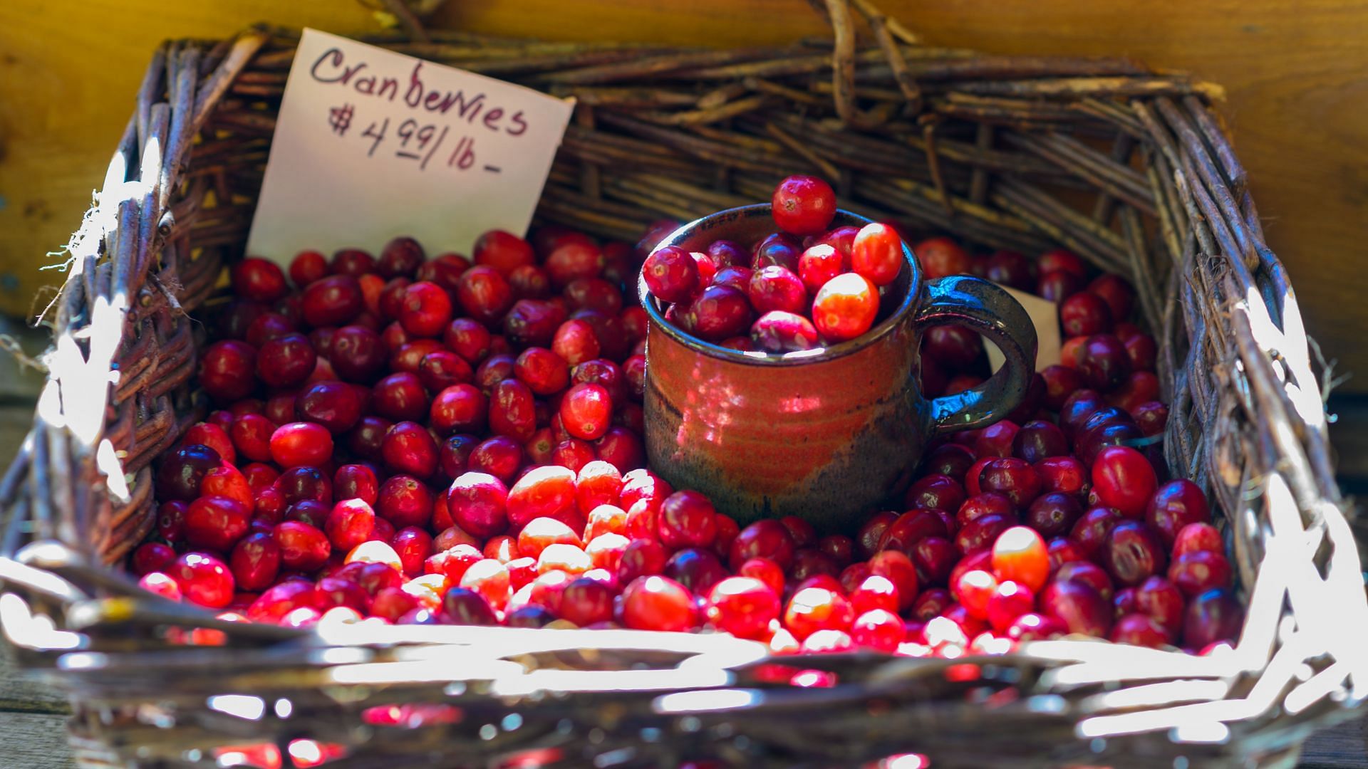 Cranberries can be used in baked goods and smoothies. (Image via Unsplash/Philippe Murray-Pietsch)