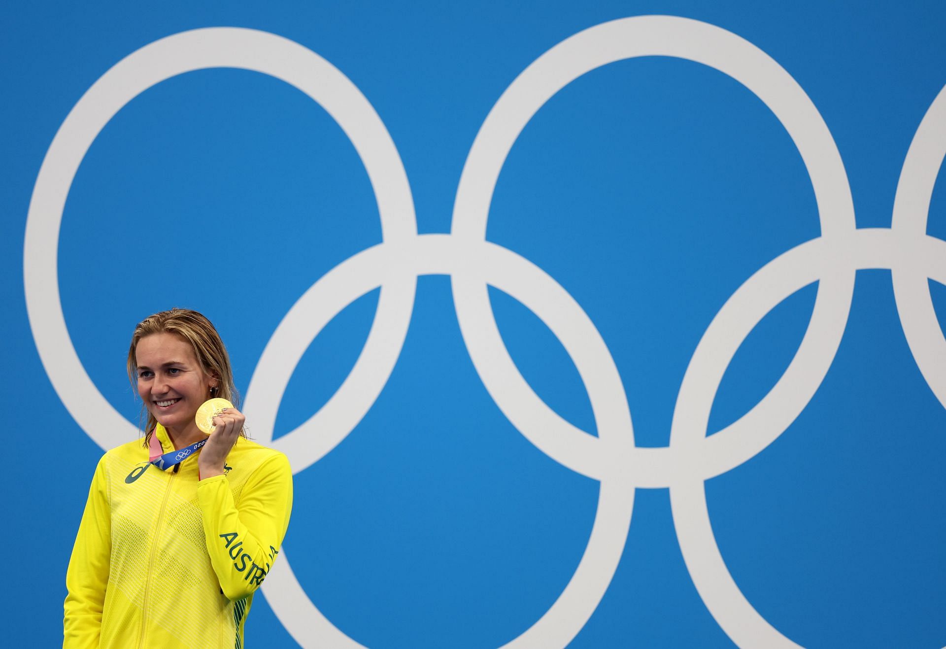 Ariarne Titmus of Team Australia poses with her gold medal on the podium after winning the Women&#039;s 200m Freestyle Final on day five of the Tokyo 2020 Olympic Games at Tokyo Aquatics Centre on July 28, 2021 in Tokyo, Japan.