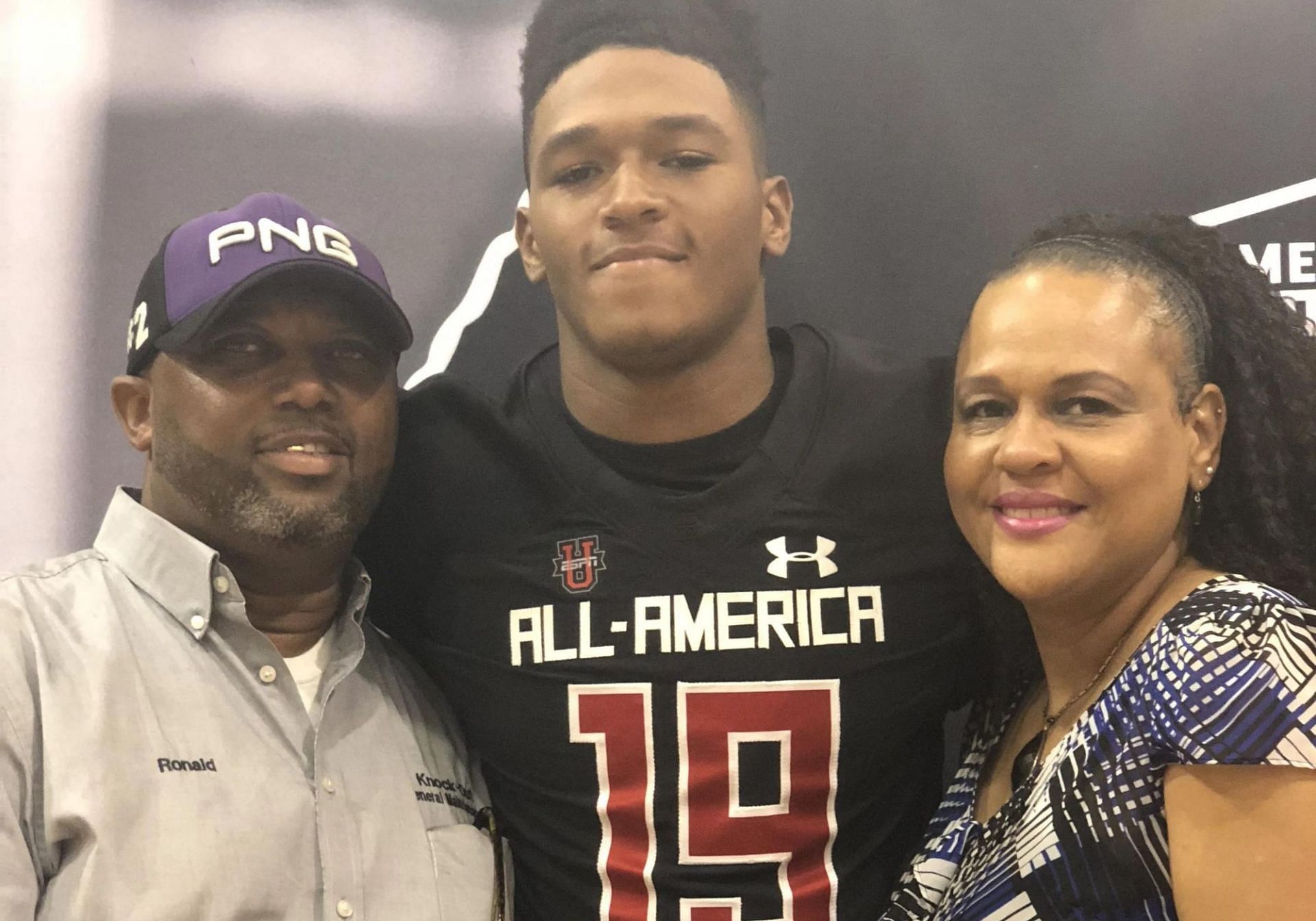 Roschon Johnson with his parents