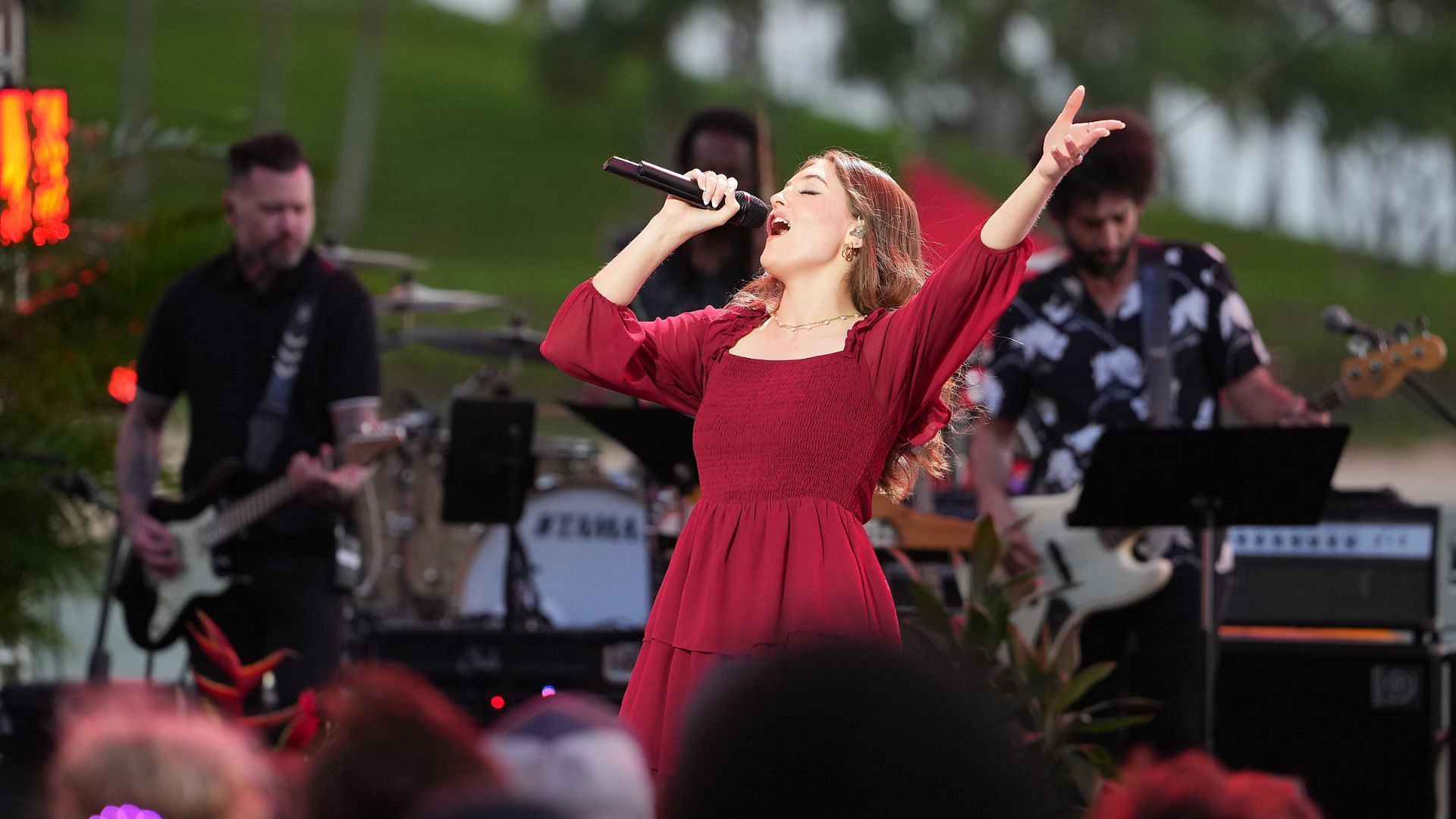 Elise Kristine performs at Disney