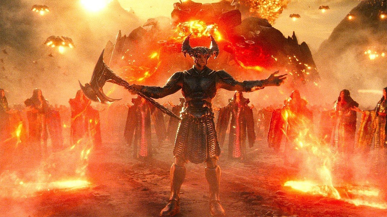 Steppenwolf had an imposing design that could have been intimidating, but the CGI used to bring him to life looked unfinished in the DC superhero team up (Image via Warner Bros)