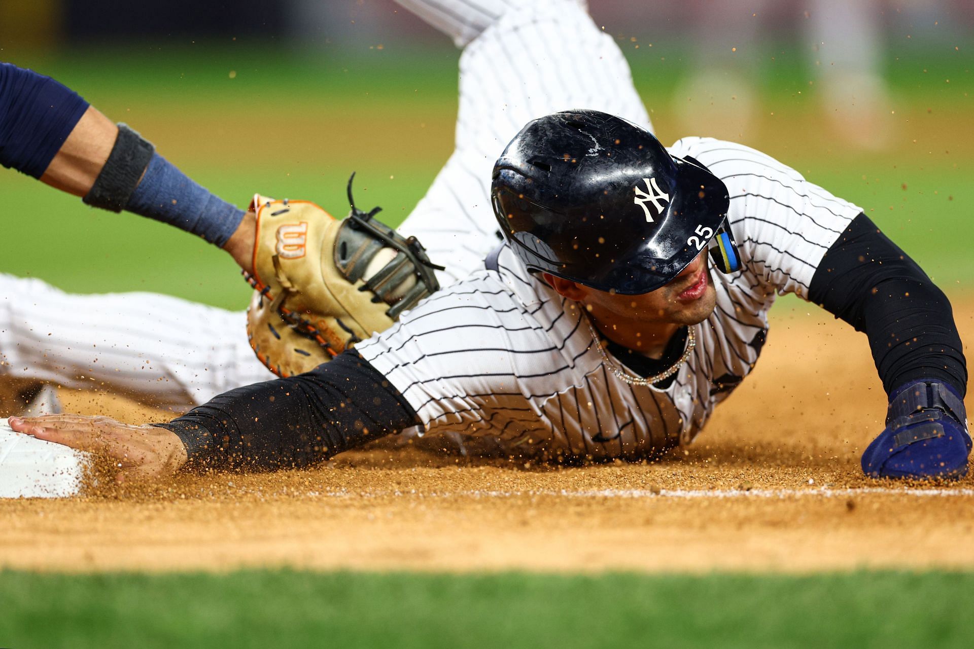 The base-stealing technique that has Yankees looking 'like Usain Bolt,' and  others following - The Athletic