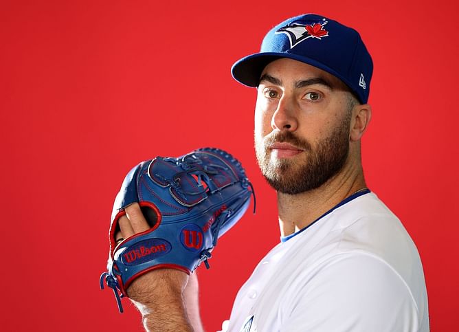 MLB pitcher Anthony Bass shares story of pregnant wife's travails on United Airlines flight