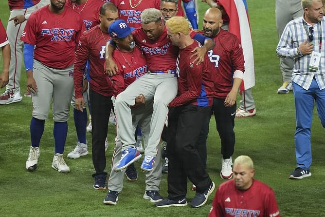 New York Mets fans applaud injured closer Edwin Diaz’s surprise appearance ahead of home opener: "I cried when the trumpets started playing"