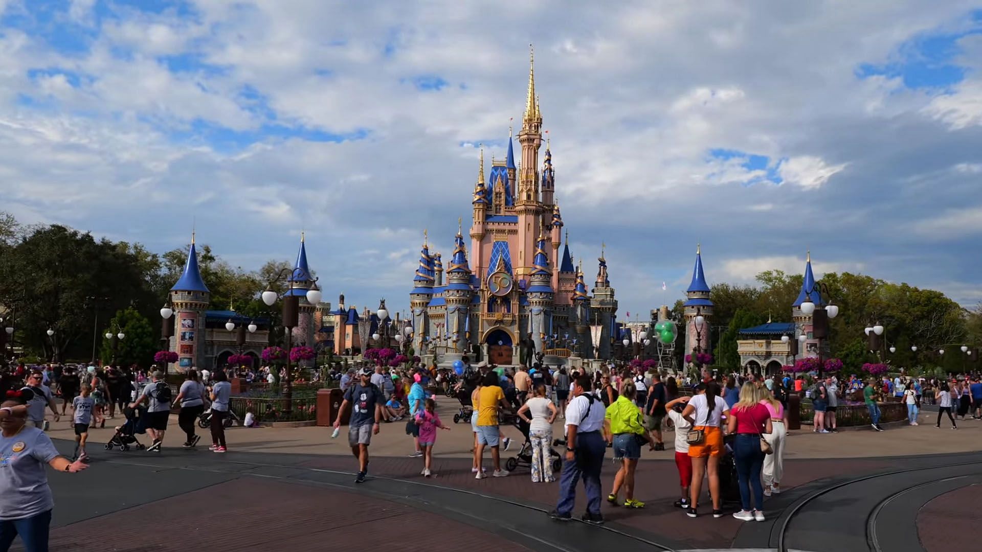 Ron DeSantis claims to build a prison outside Disney World in Florida (Image via YouTube/@4K WDW)