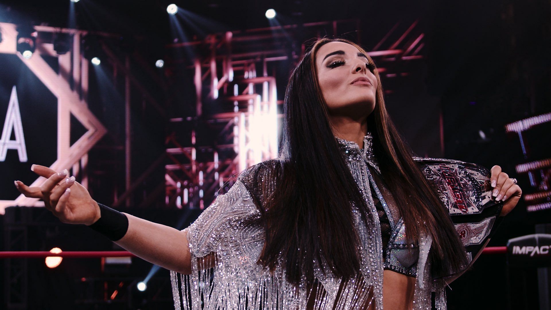 With her third reign, Deonna Purrazzo was finally crowned with a live crowd in attendance