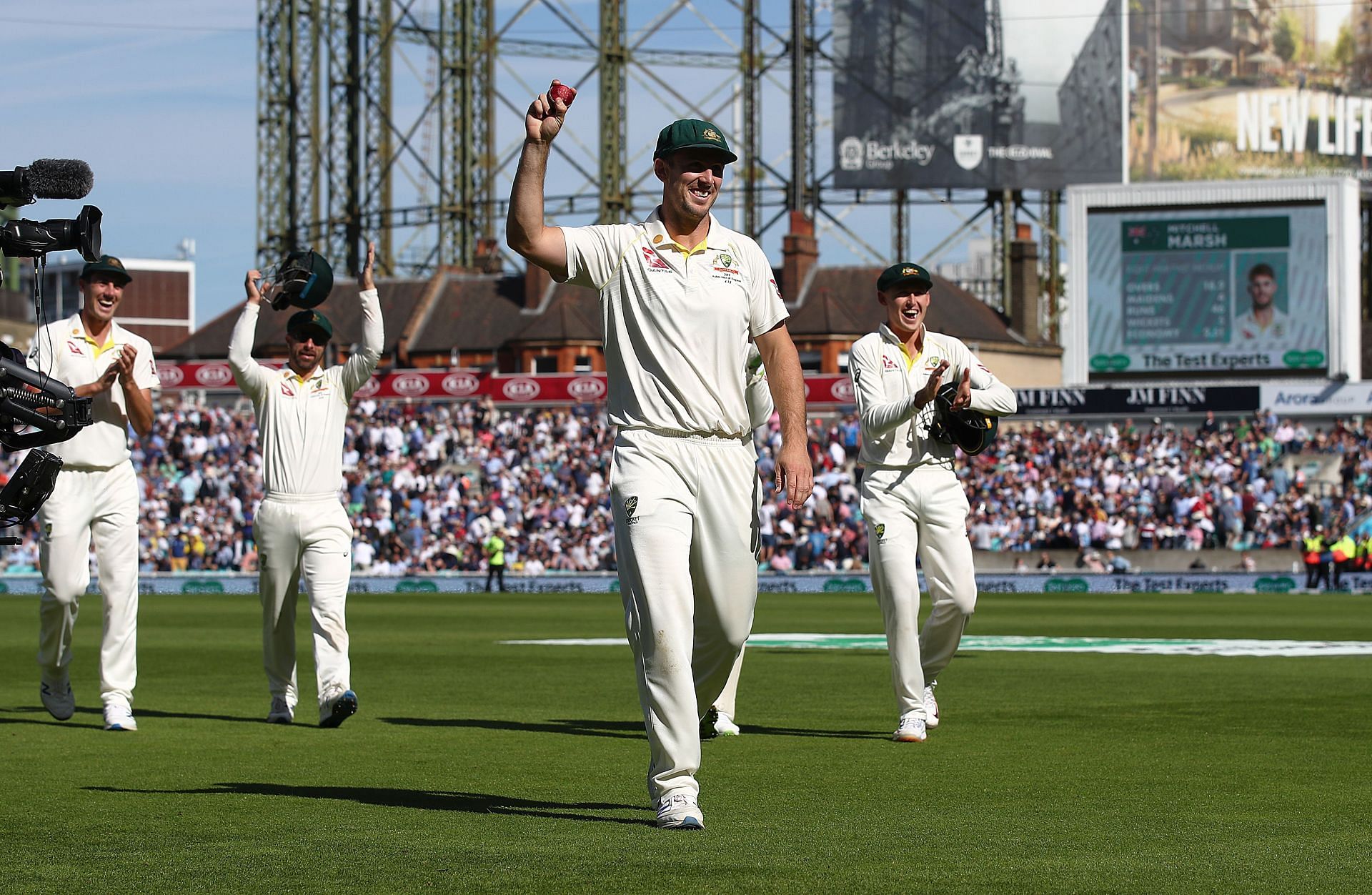 England v Australia - 5th Specsavers Ashes Test: Day Two