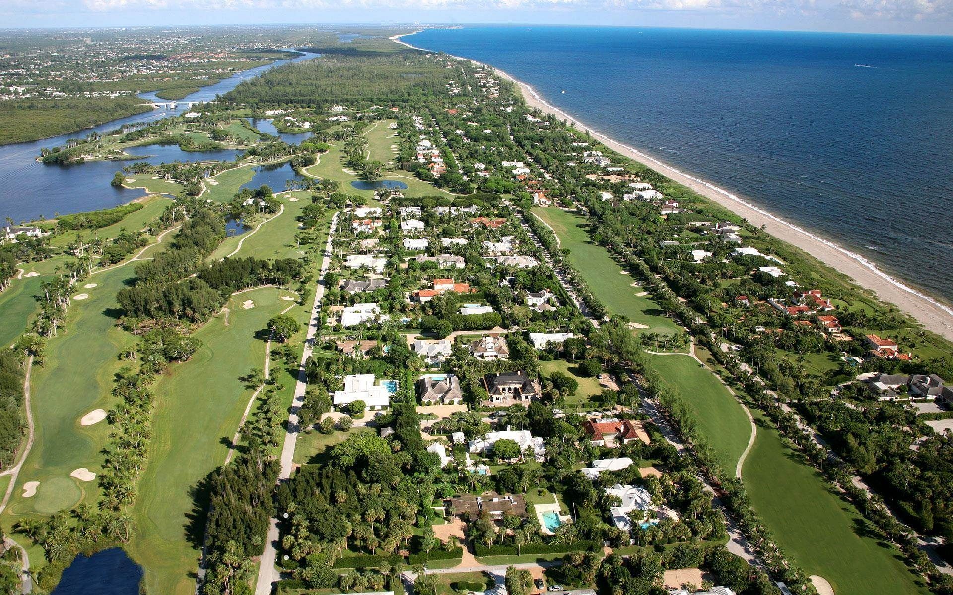 Aerial View of Jupiter Island, Florida (Image via Christ International Real Estate)