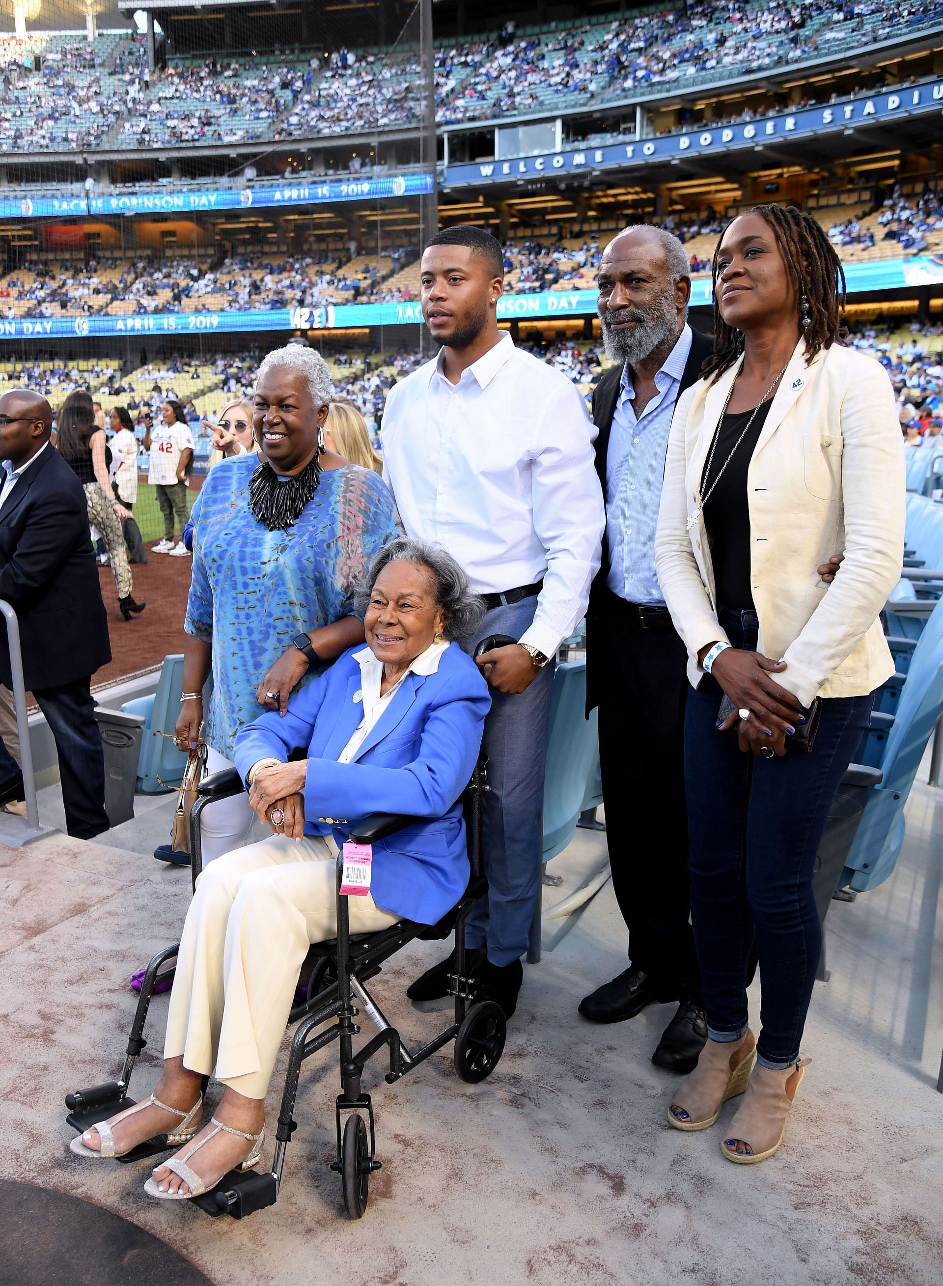 How are Los Angeles Dodgers commemorating Jackie Robinson Day 2023