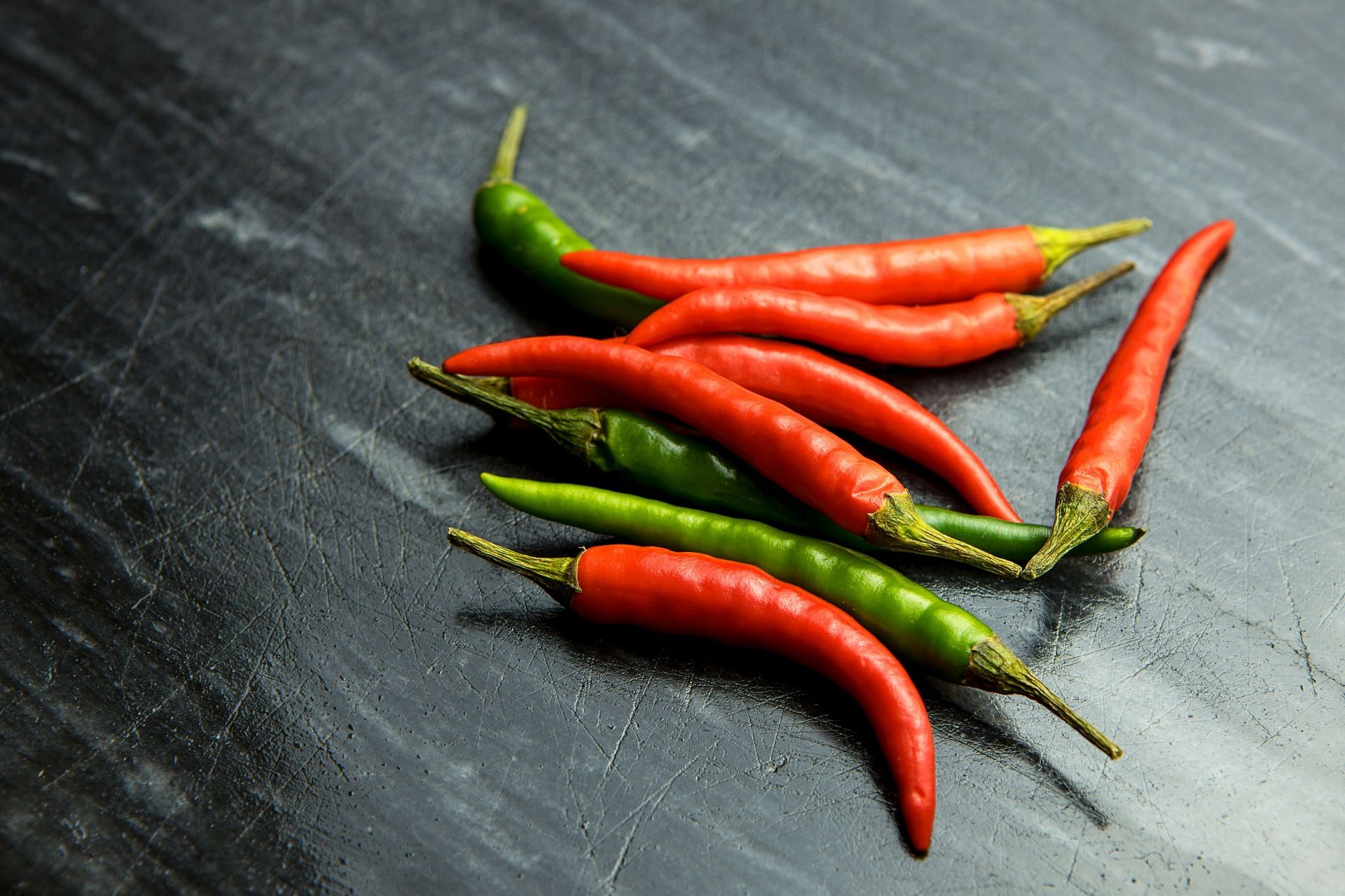 Too much cayenne pepper can be harmful. (Image via Unsplash/Tobjorn Helgesen)