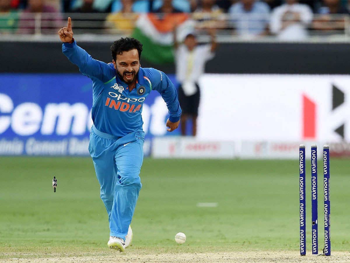 Kedar Jadhav opened up on the importance of batters who can bowl in a team. (P.C.:Twitter)